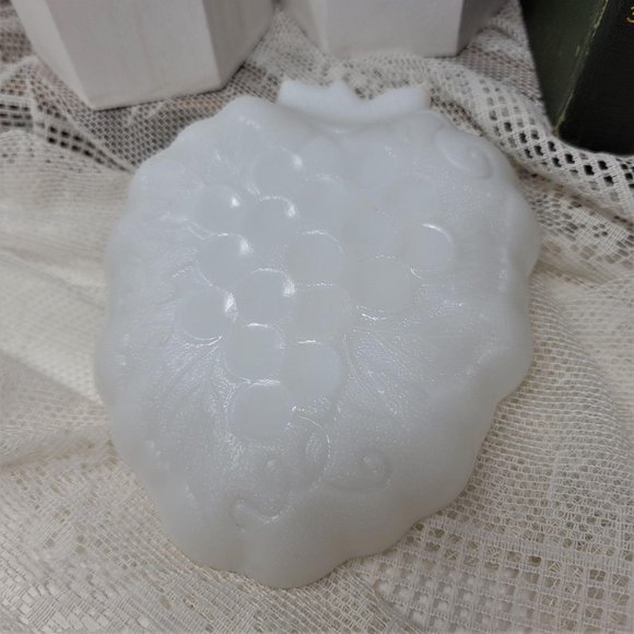 Vintage Milk Glass Dish w Grape Design - Picture 6 of 6